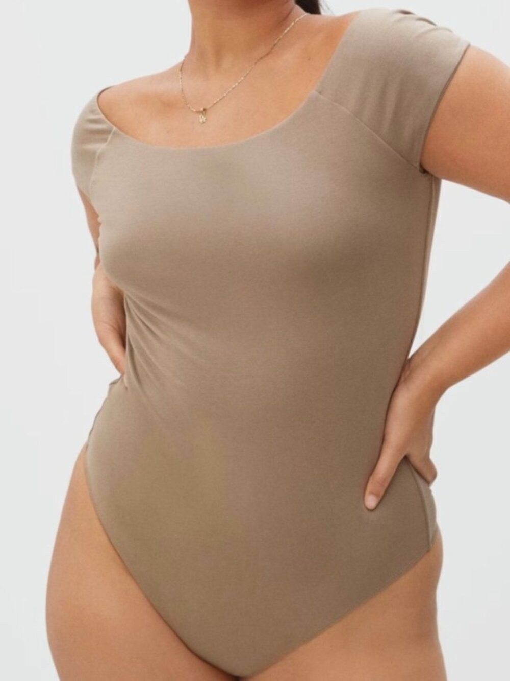 Everlane Taupe Supima Cotton Scoop Neck Bodysuit, Size XS.